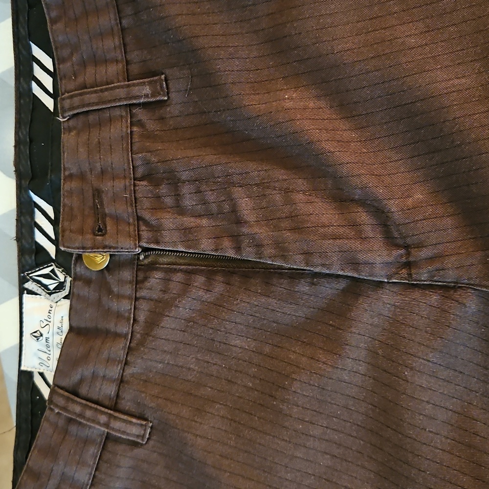 VOLCOM Stone Brown Striped Surf Skakeboarding Shorts - 31